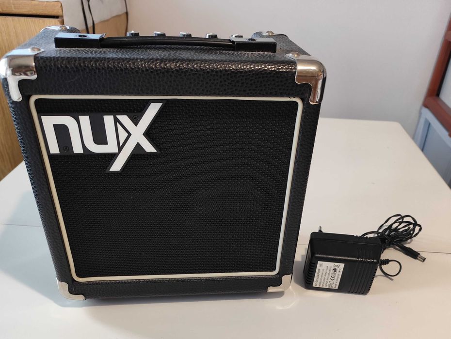 Китарно кубе "Nux" Mighty 8-tsac - с адаптер. Работещо и на батерии