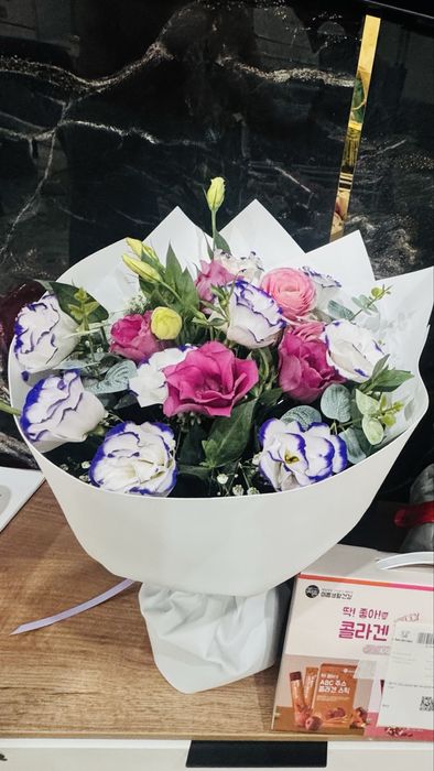 Букет Лизиантус японские розы