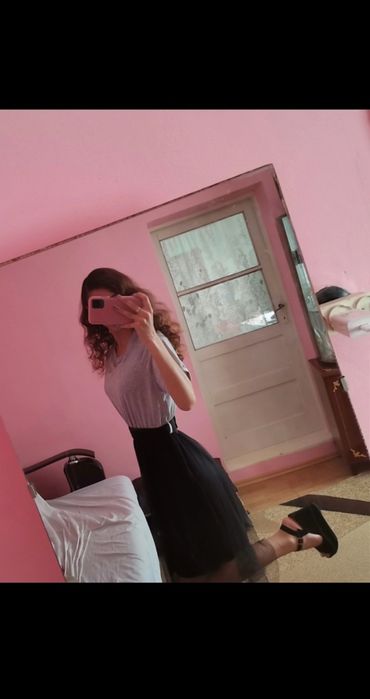 Rochie/fustă+top cu dresuri agrafă cadou