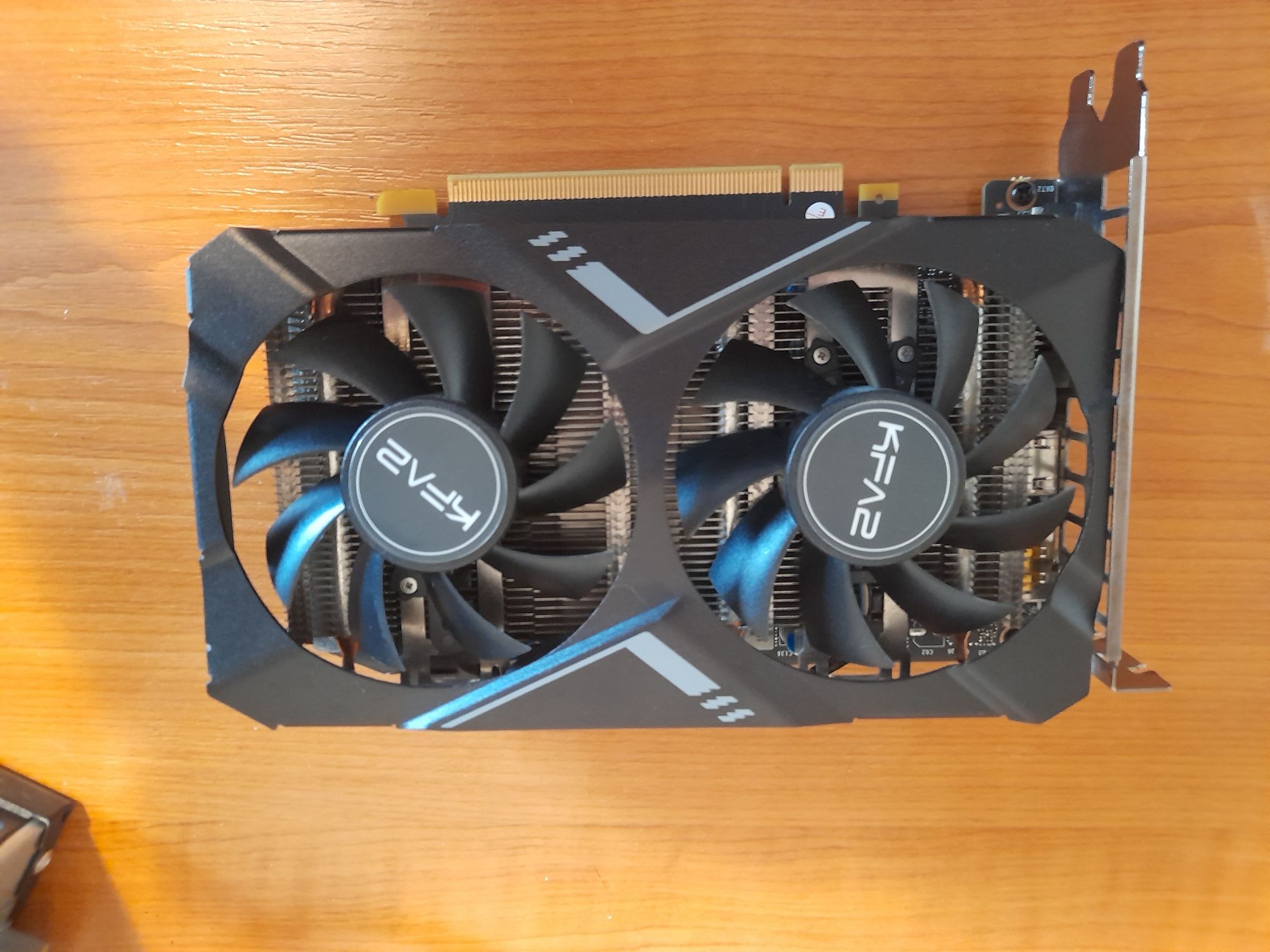 Настолен pc i5-7600/16ram/2060/nvme/1tb