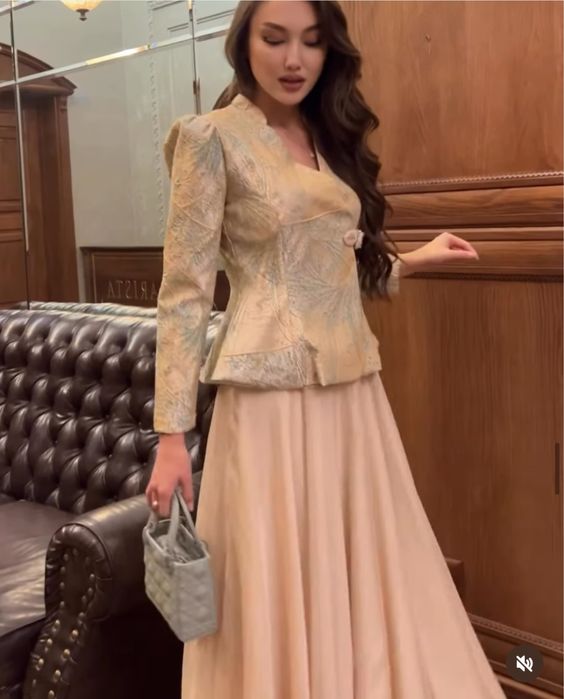 Нарядное платье