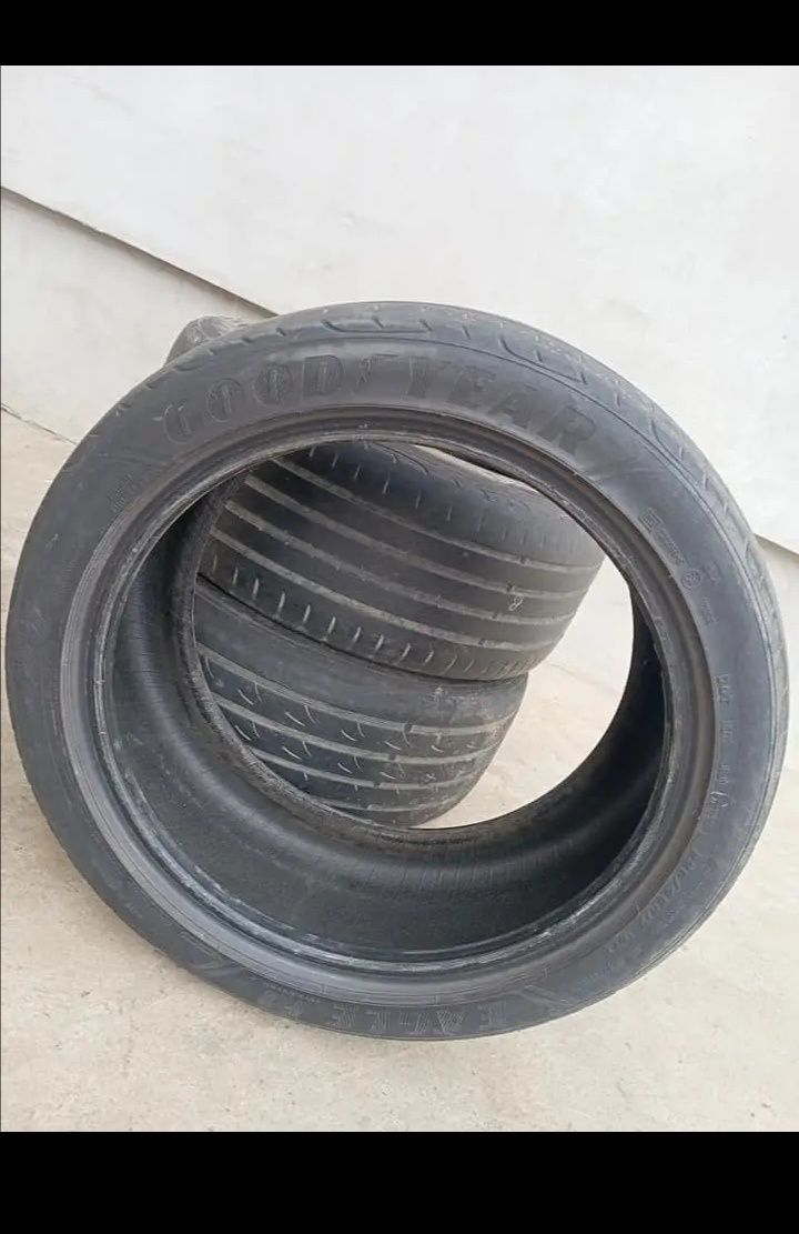 Vând 3 anvelope Goodyear
225 45 R17
Mai multe detalii la telefon