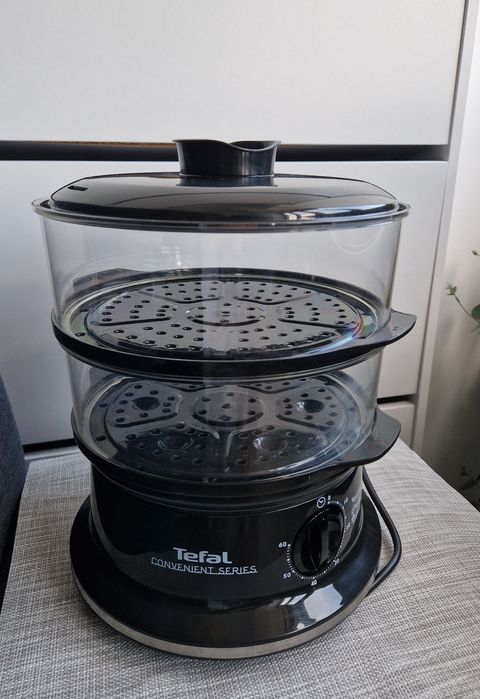 Aparat de gătit cu aburi TEFAL.