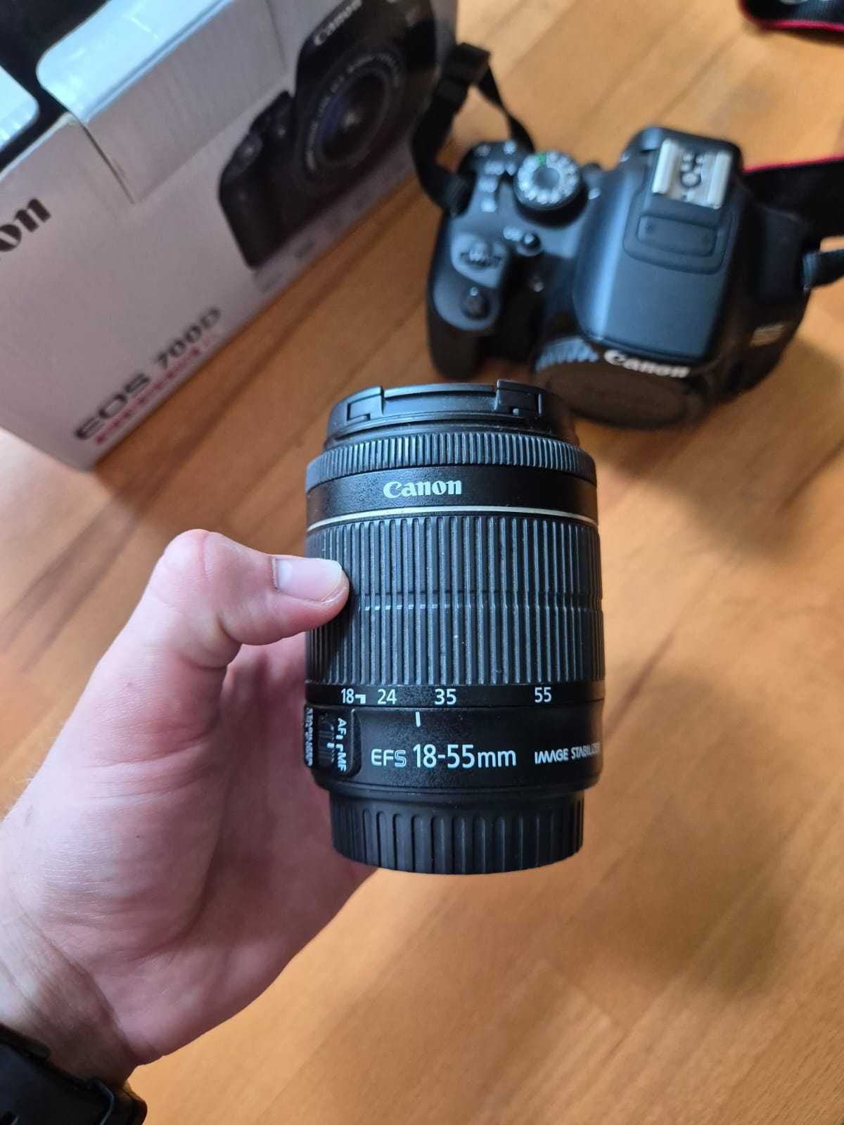 Canon 700D + 2 Obiective (18-55mm + 50mm f/1.8) Full Box