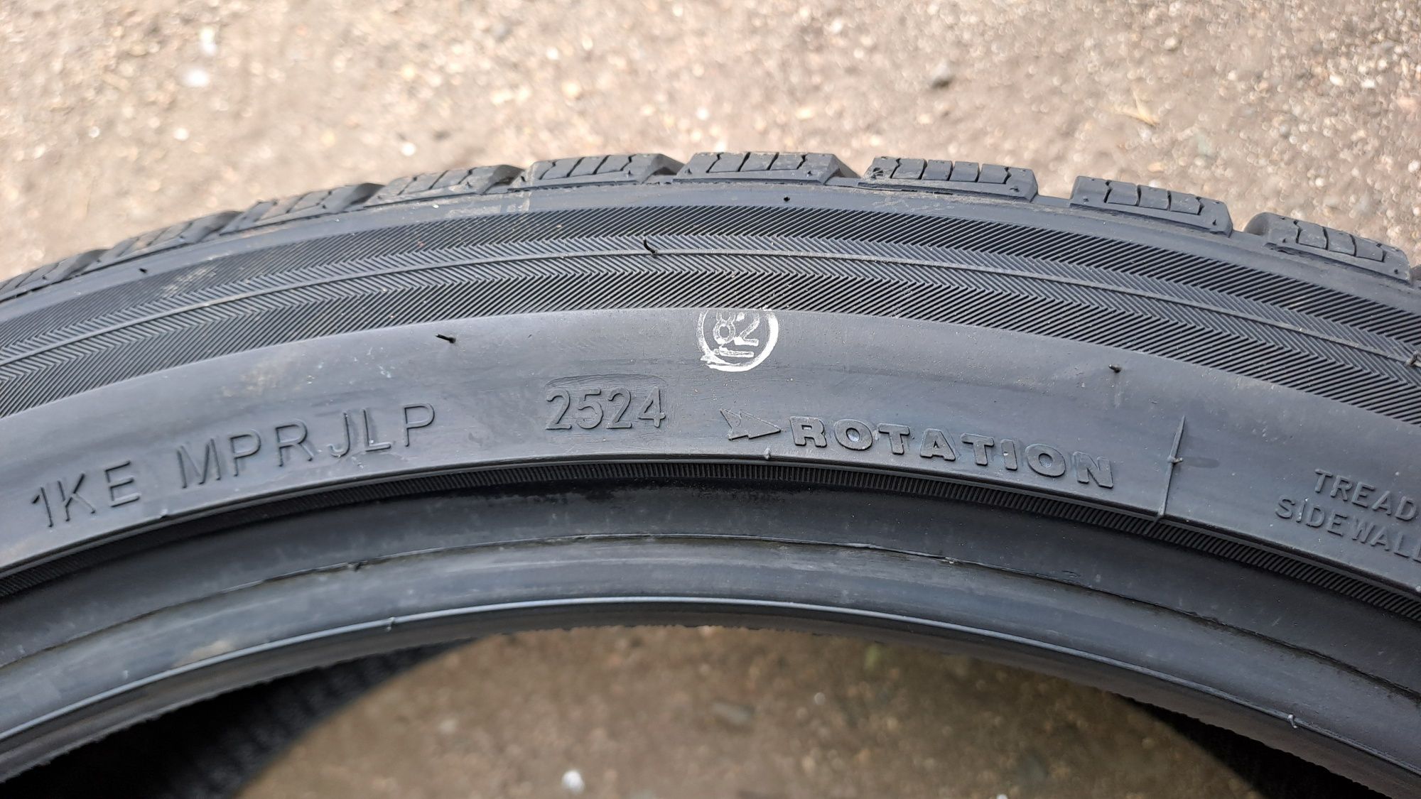 2бр. Нови 275/35/21 Gripmax