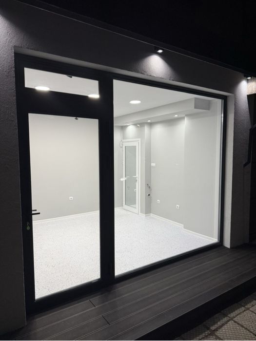 Ловеч, помещение под наем за търговска цел, напълно модерно ремонтиран