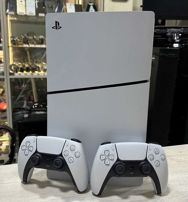 Sony PlayStation 5 (PS5)/  2 Джойстика + Fifa 25