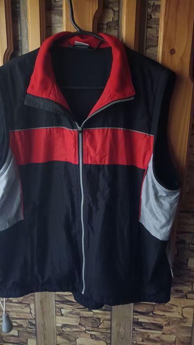 Яке пролет-есен ,става и грейка.