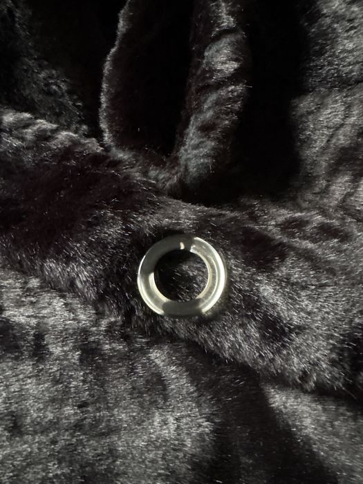 Blana de iarna in stare buna , neagra cu gluga