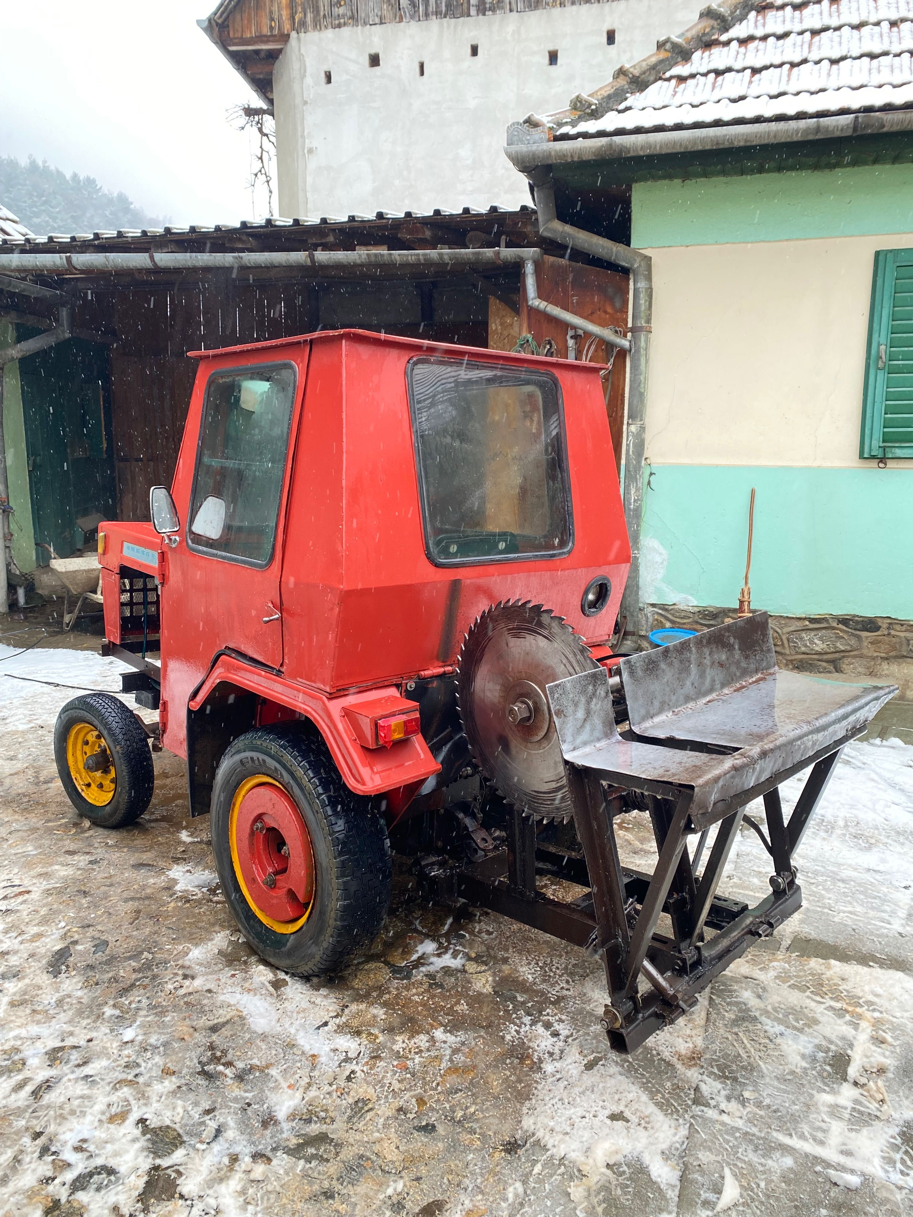 Vand tractor chinezesc 15 cai