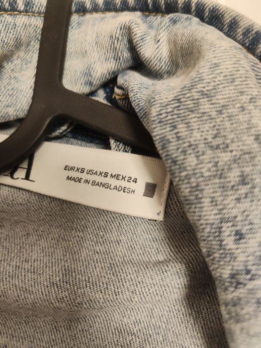 Geci de blugi și Geaca roz