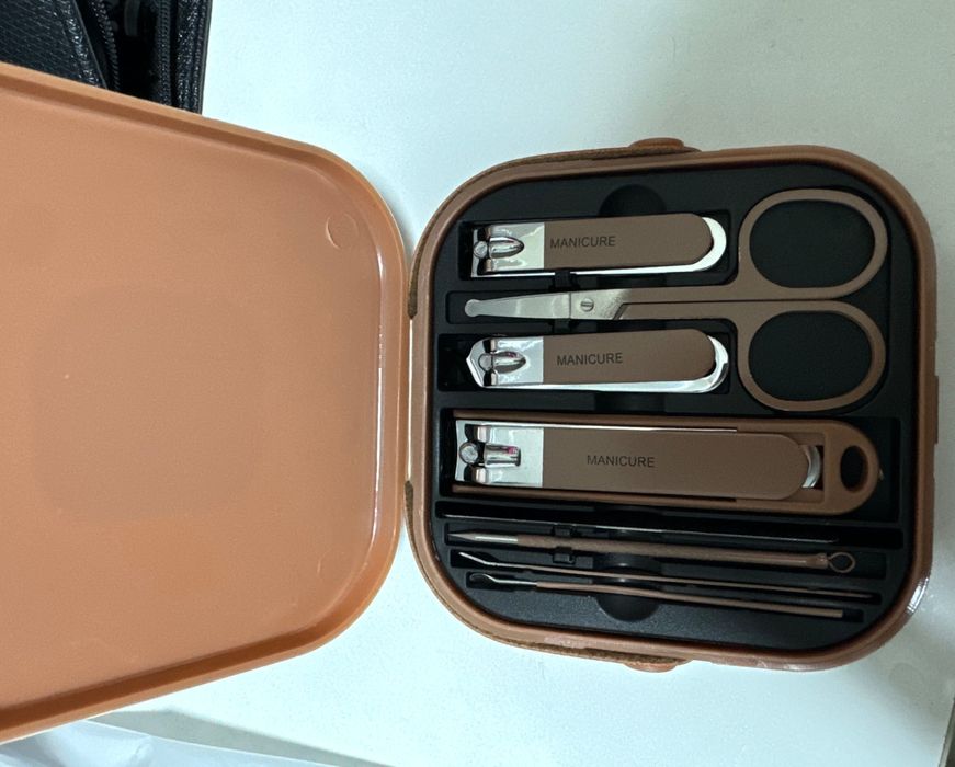 Маникюрный набор в чехле. Новый