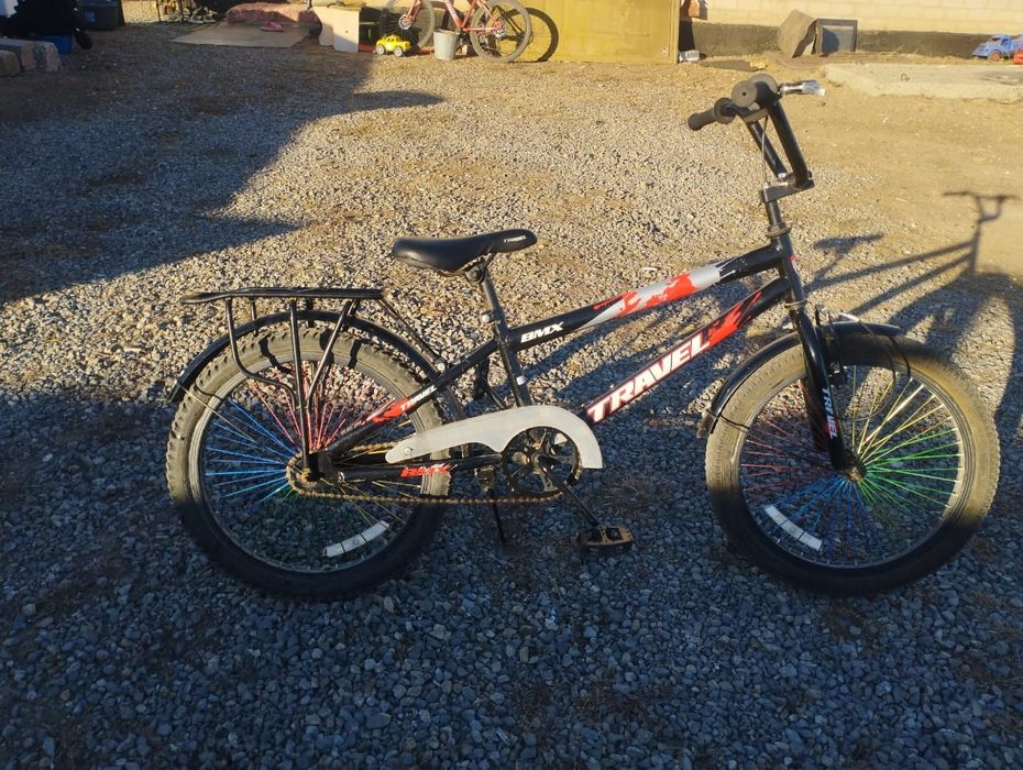 продам велосипед на подобе bmx новый ребёнок толком не катался.