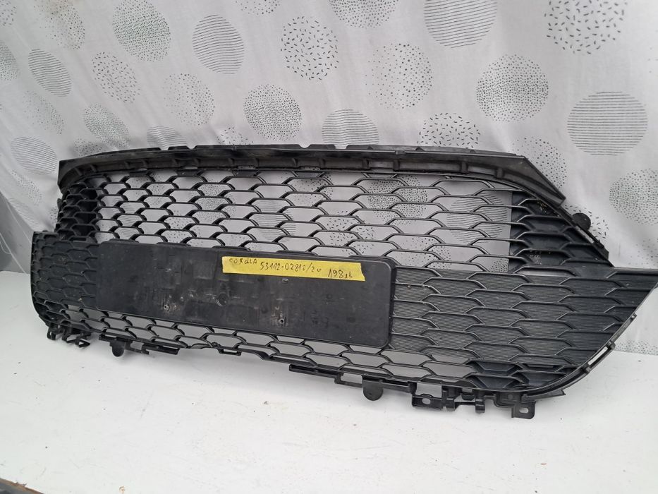 Грил решетка  Toyota Corolla 2016/25г