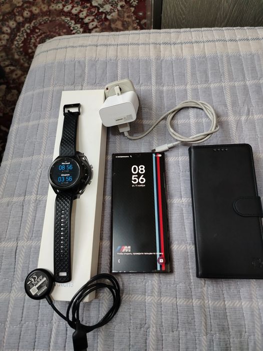 Продам Самсунг S 22 Ультра в Идеальном Состояние Месте Часами и Наушни