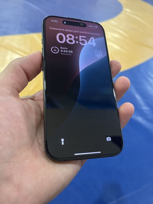 I phone 15 pro  акб 87%