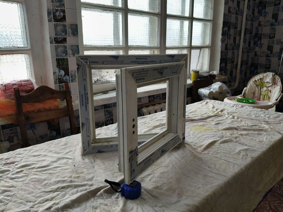 Окно с открыванием маленькое 50*45