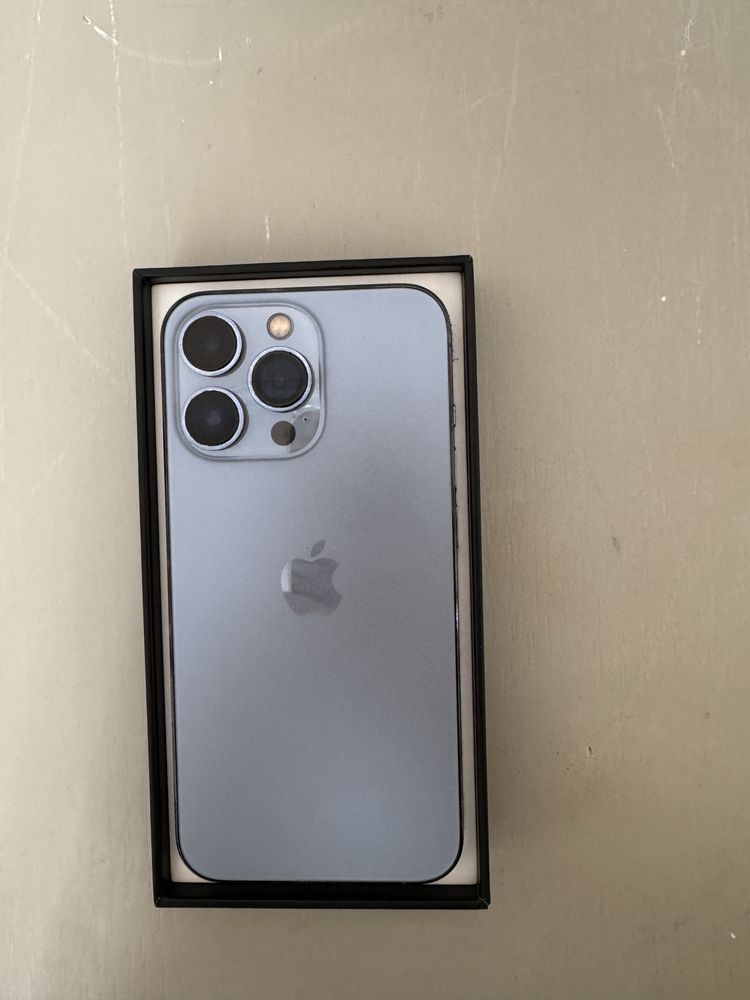 продается Iphone 13 pro