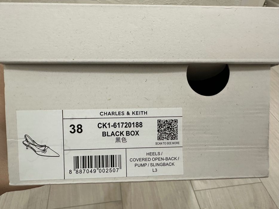 Продается Туфли charles & keith. Оригинал