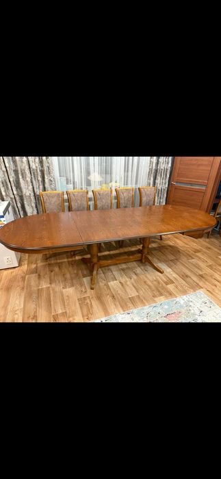 Стол со стульями