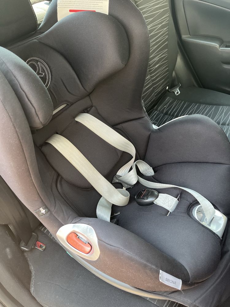 Cybex Sirona Q i-Size столче за кола с база