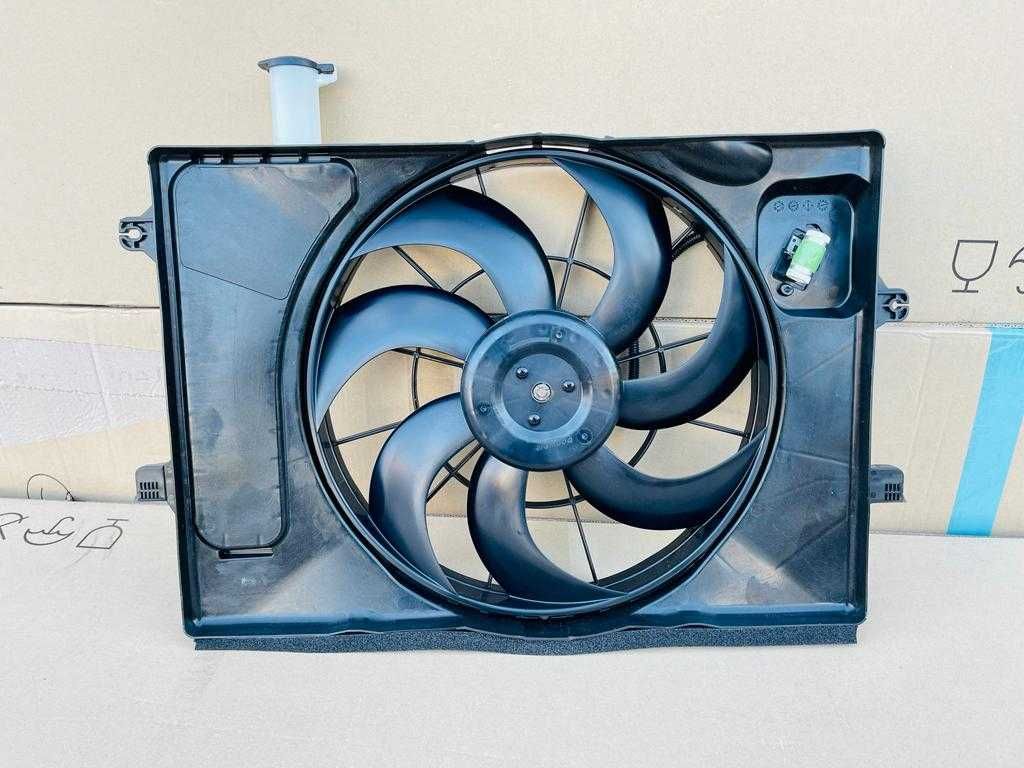 Вентилятор охлаждения в сборе Hyundai Elantra CN7