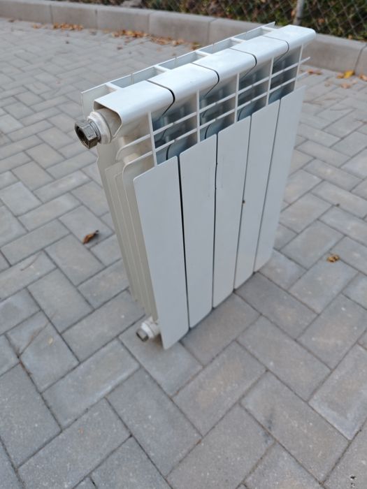 Продавам алуминиев радиатор размери височина 57см на ширина 41см