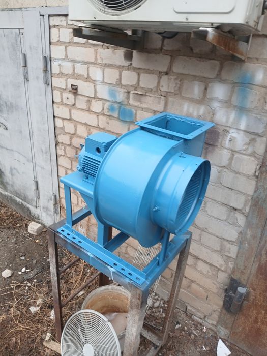 Продам вытяжку улитку