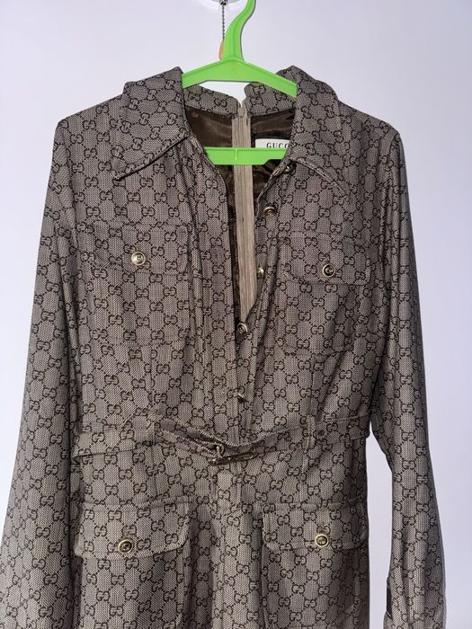 Продавам рокля gucci