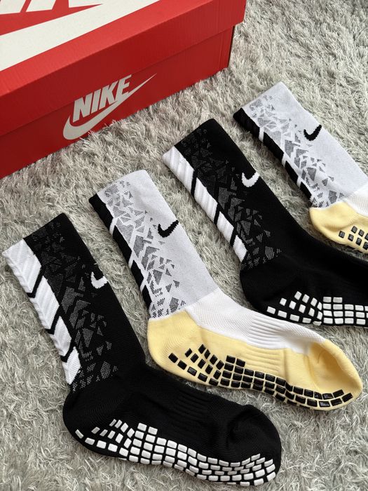 Спортни Дълги Чорапи Nike Grip