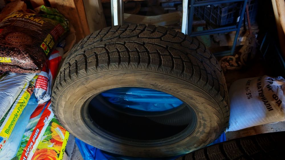 Зимни гуми  Hankook 235/65 R17