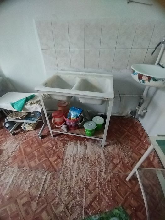 Двух гнездовая раковина советского производства чугунная литая с подст