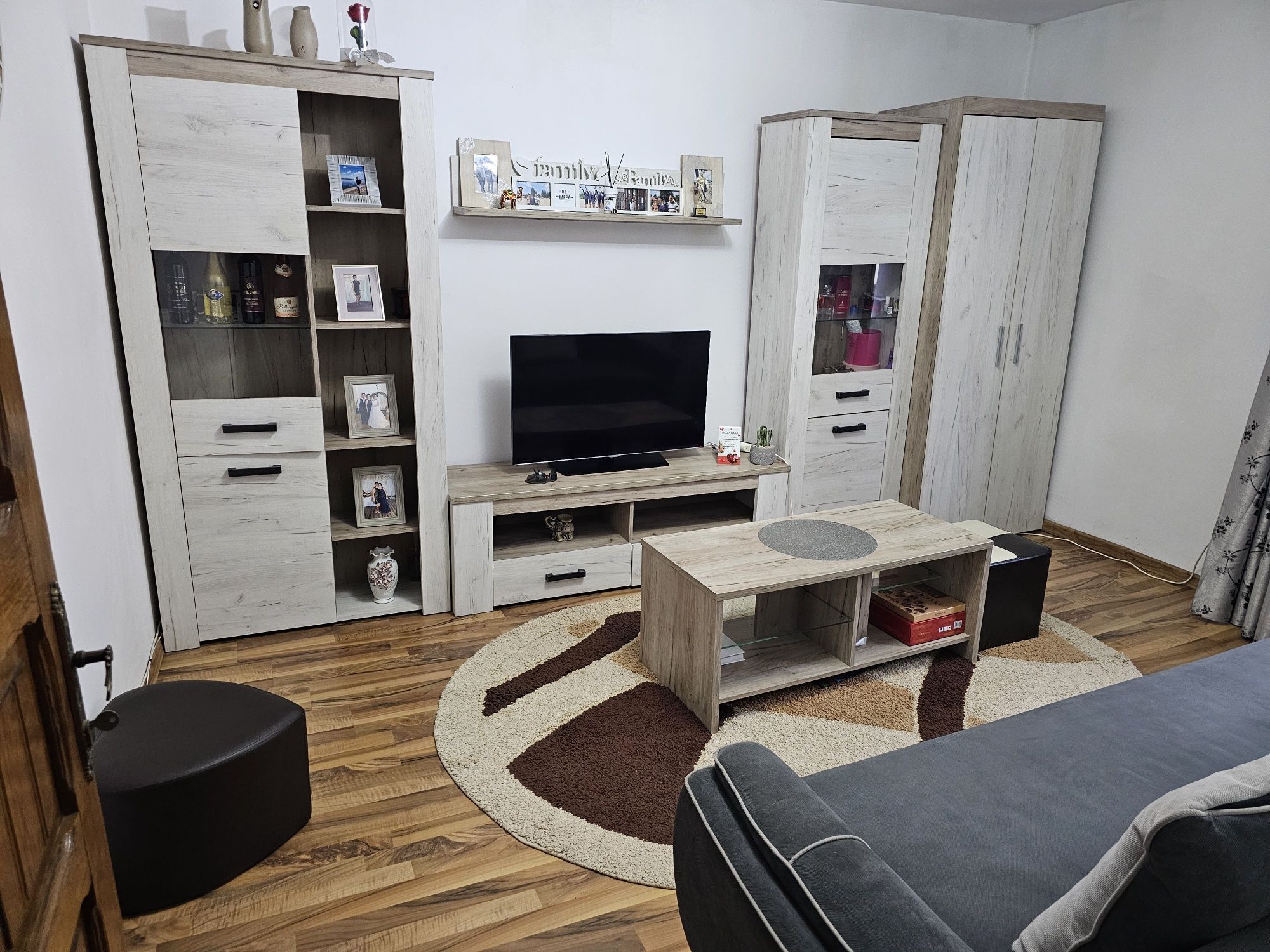 Vând apartament 2 camere în zona Piața Mica