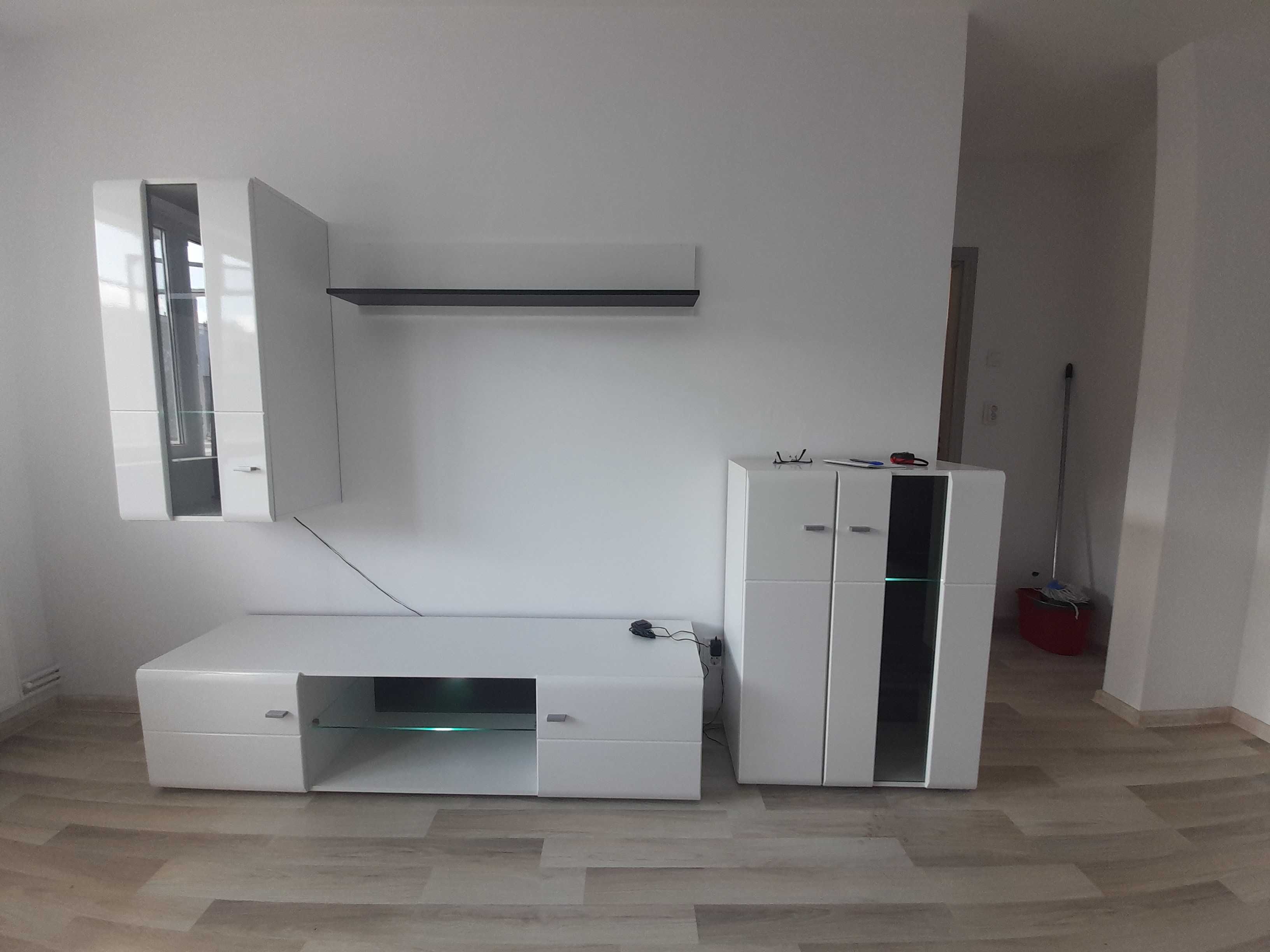 Vand mobila living,noua!