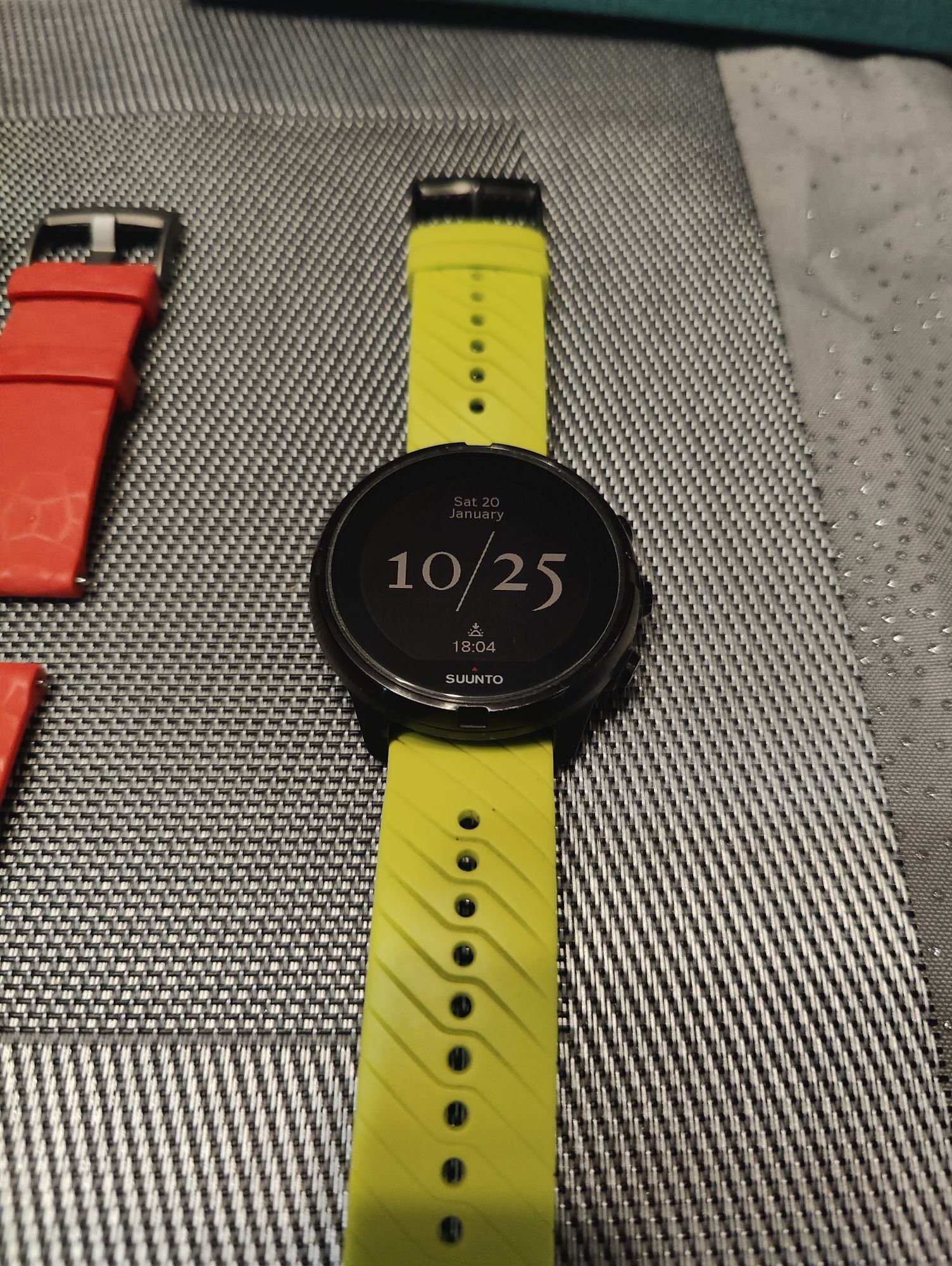 Перфектен Suunto 9 Gen 1 Lime edition