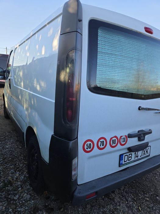Renault Trafic  2003 ( ca vito transporter opel vivaro )