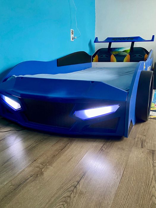 Vând pat mașină .Folosit foarte puțin