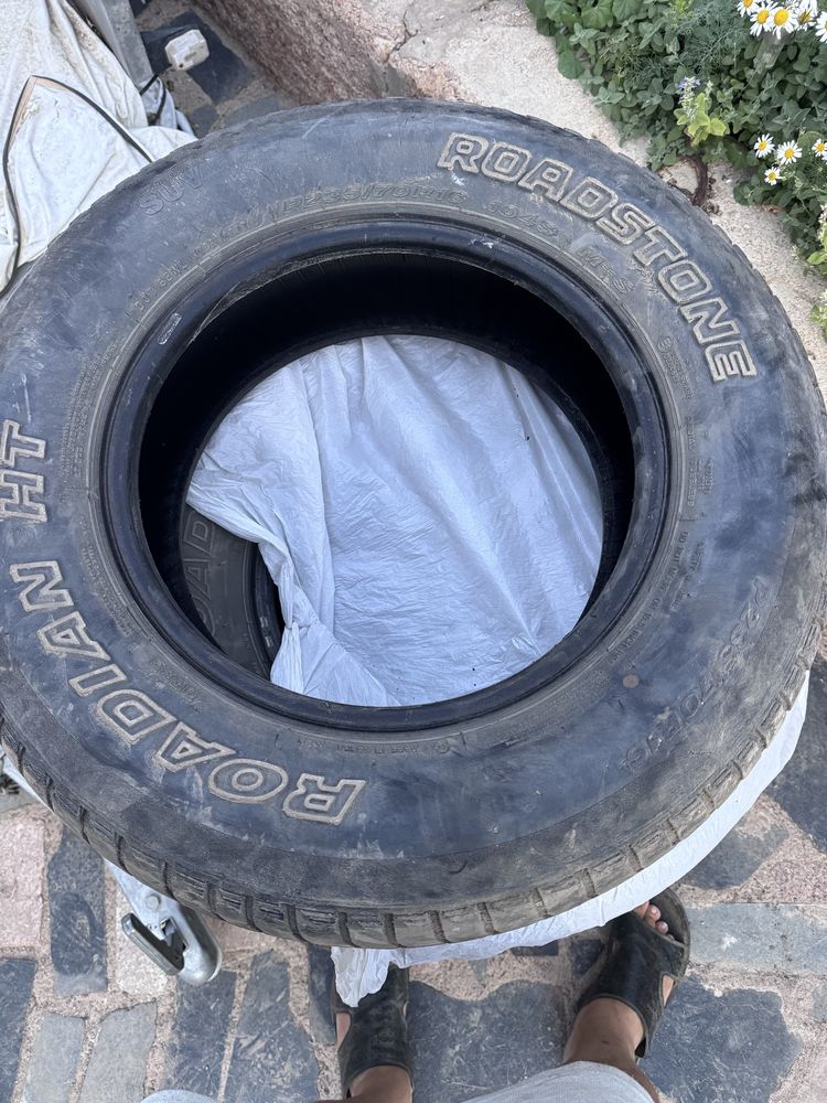 продаются  шины 235/70/16