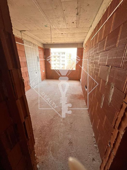 Продава се Двустаен апартамент в Пловдив, Южен - 65 кв.м за 1231 €/кв.м - Снимка #1