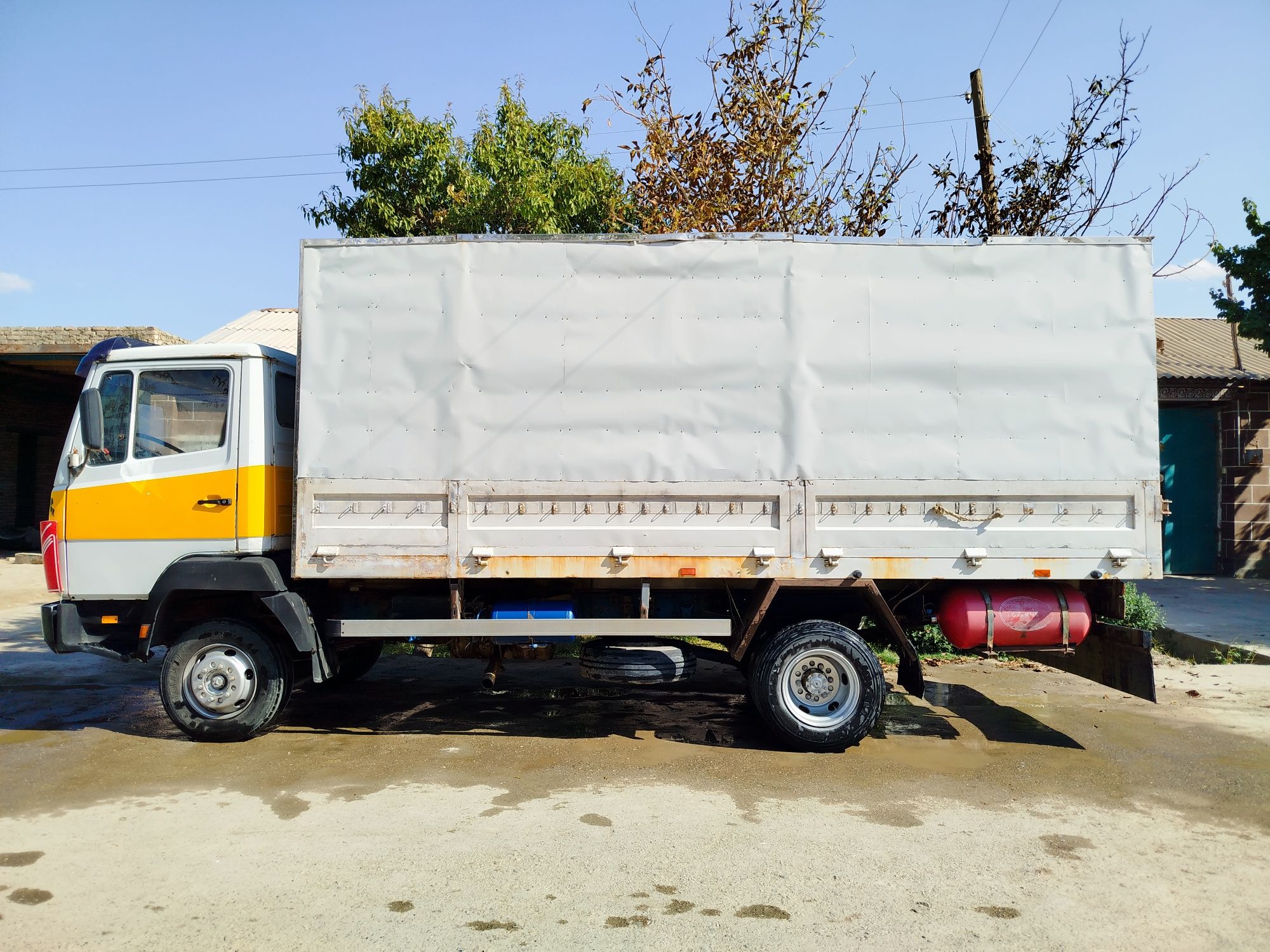 Mercedes benz tezda sotiladi