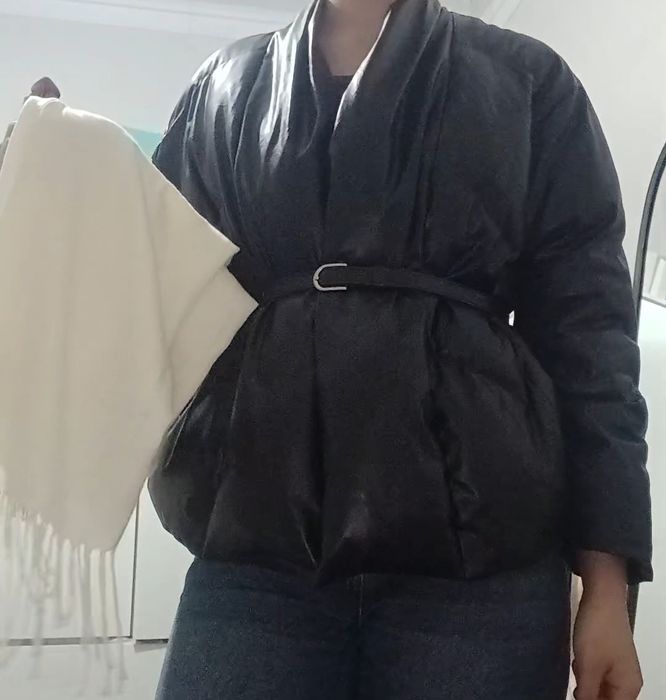 Куртка в подарок шарф