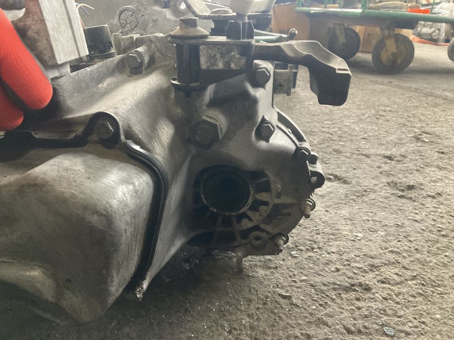 Peugeot 207 1.6i 2010 година 5 скорости Скоростна Кутия