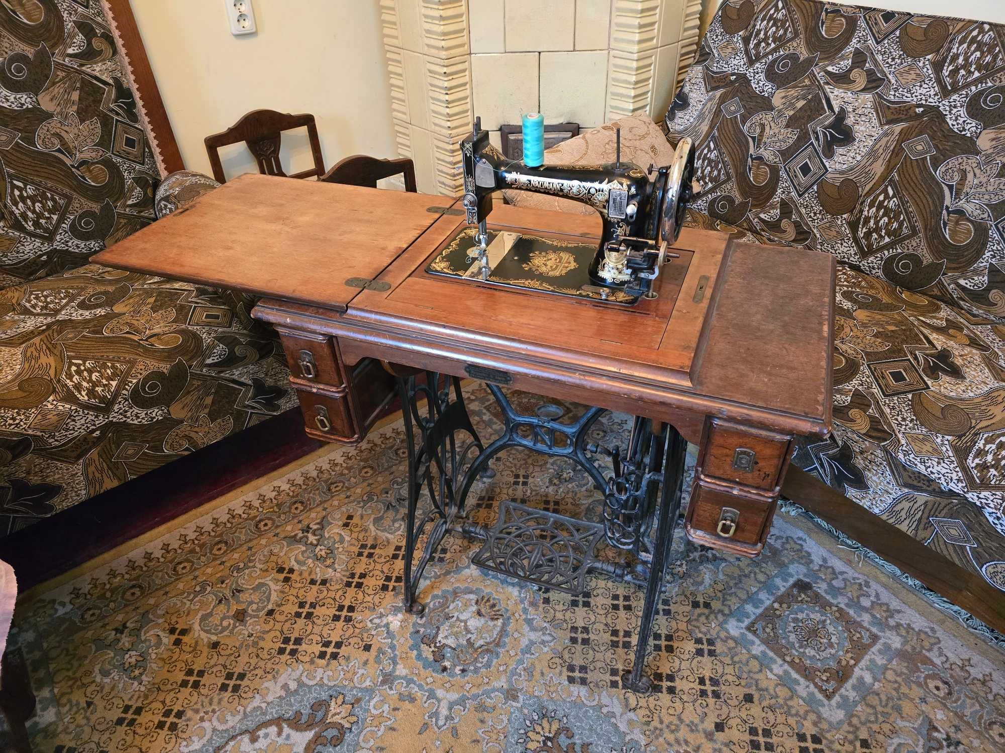 Masina de cusut Naumann - impecabila, functionala