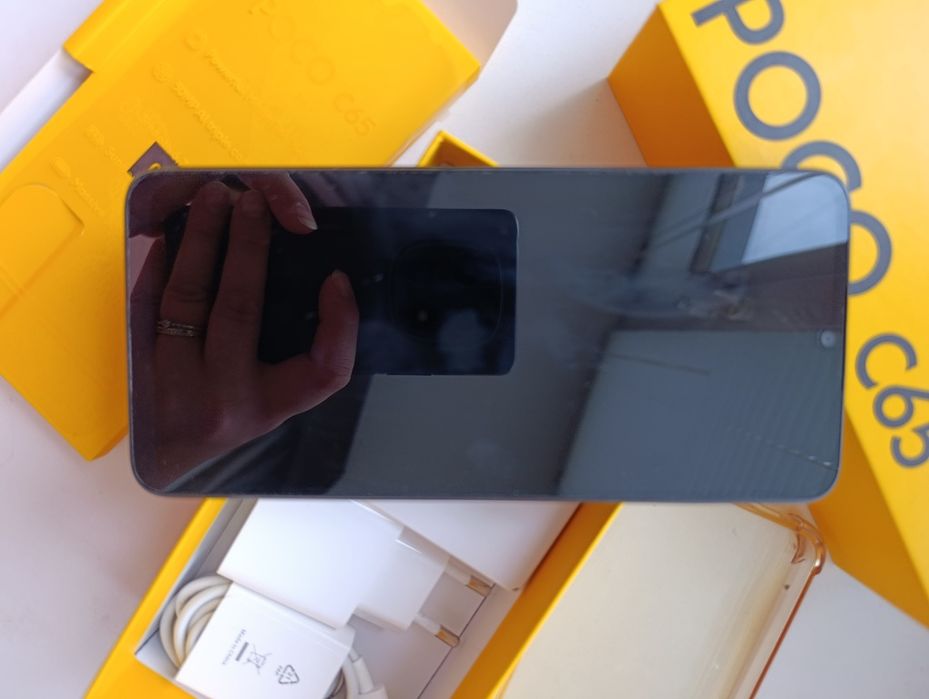 Смартфон Poco c65