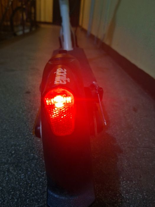 Trotinetă electrica aprilia