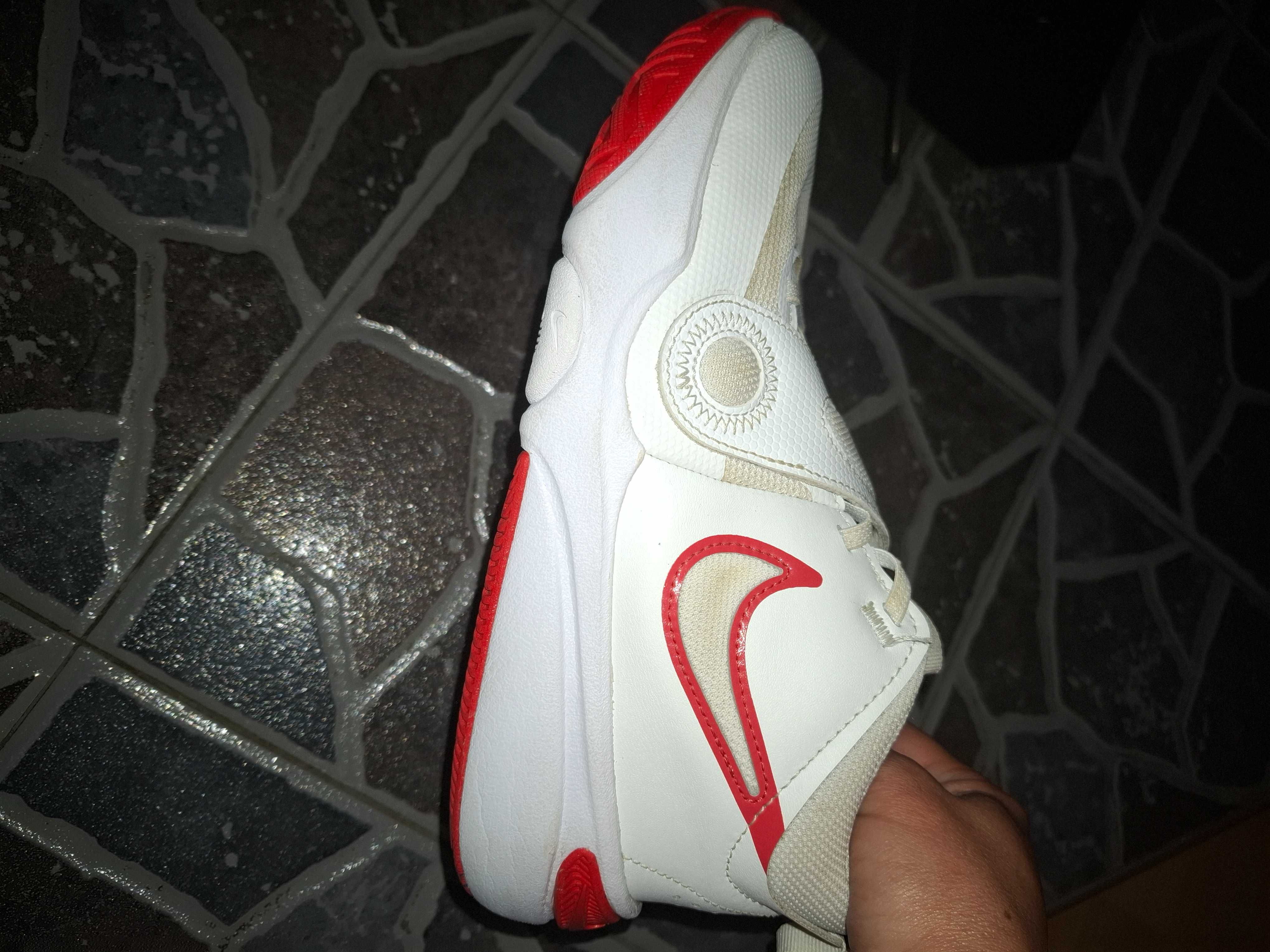 Маратонки Nike унисекс