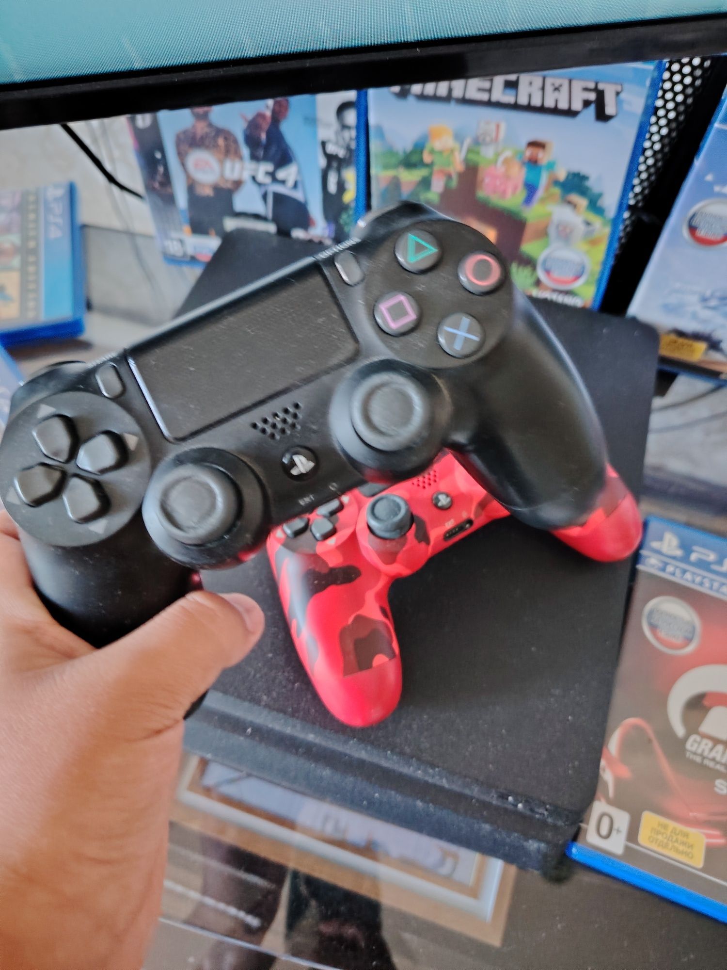 PS4 в идеальном состоянии торг есть