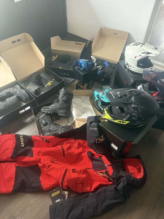 Combinezoane  si bocanci  snowmobil Klim si 509