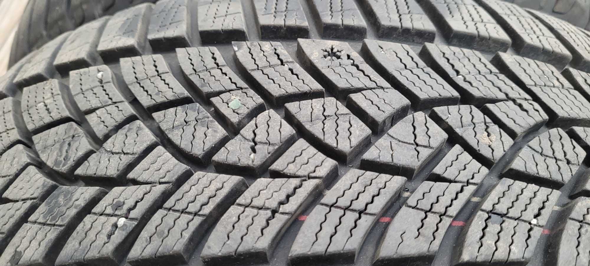 Anvelope de iarna 225/55/R16 Goodyear Ultra Grip