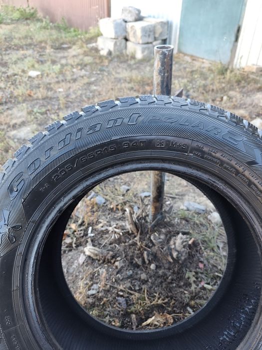 Продам зимние шины шипованные б/у торг